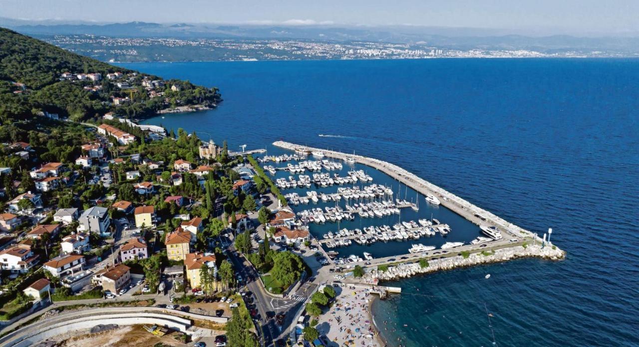 Apartments Skorup Ičići Екстериор снимка